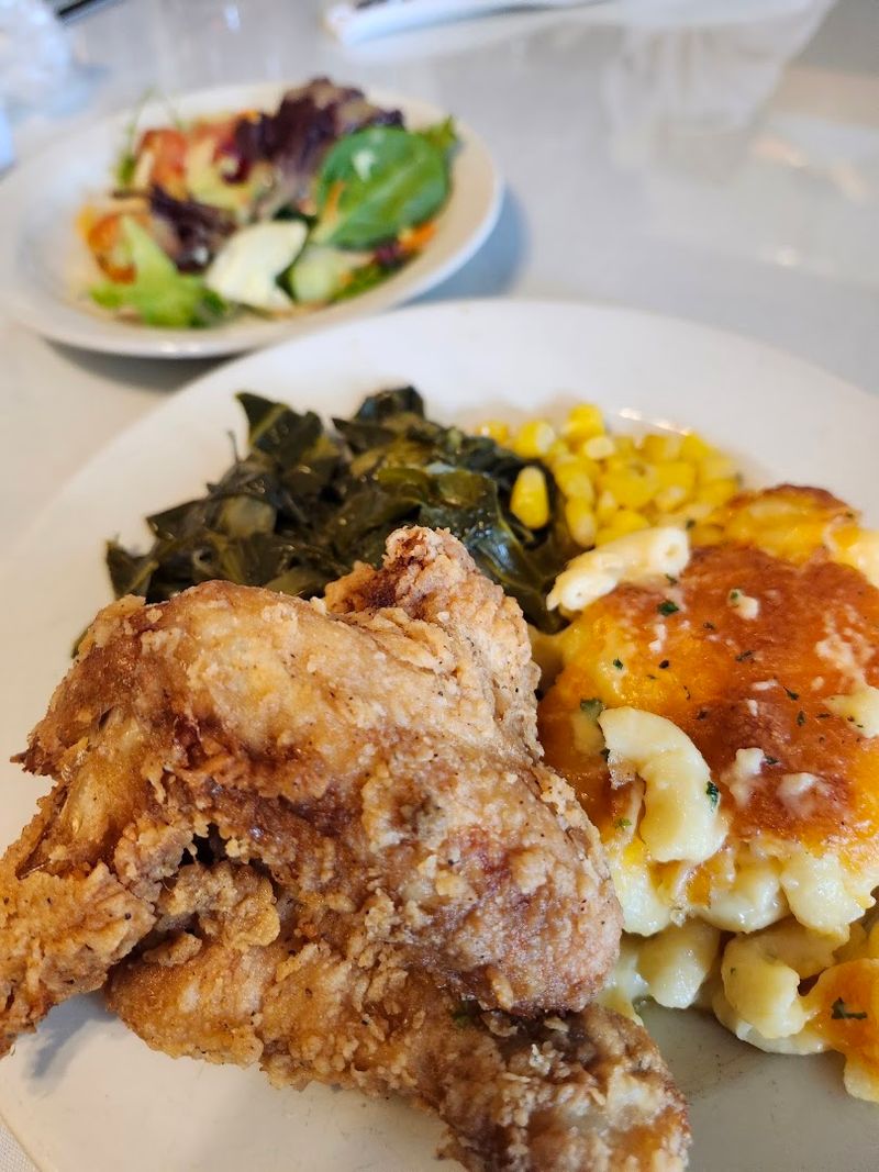 This Is Georgia's Beloved Southern Buffet That Diners Return To Time And Again - Decor Hint The Fried Chicken That Keeps People Coming Back