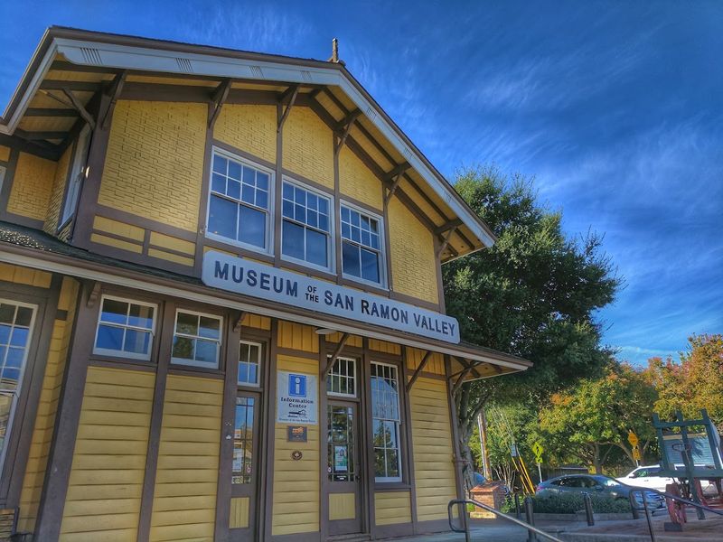 This 32-Mile Northern California Bike Trail Follows An Old Railroad Through Six Parks And Five Downtowns - Decor Hint The Tracks Date Back To The 1890s