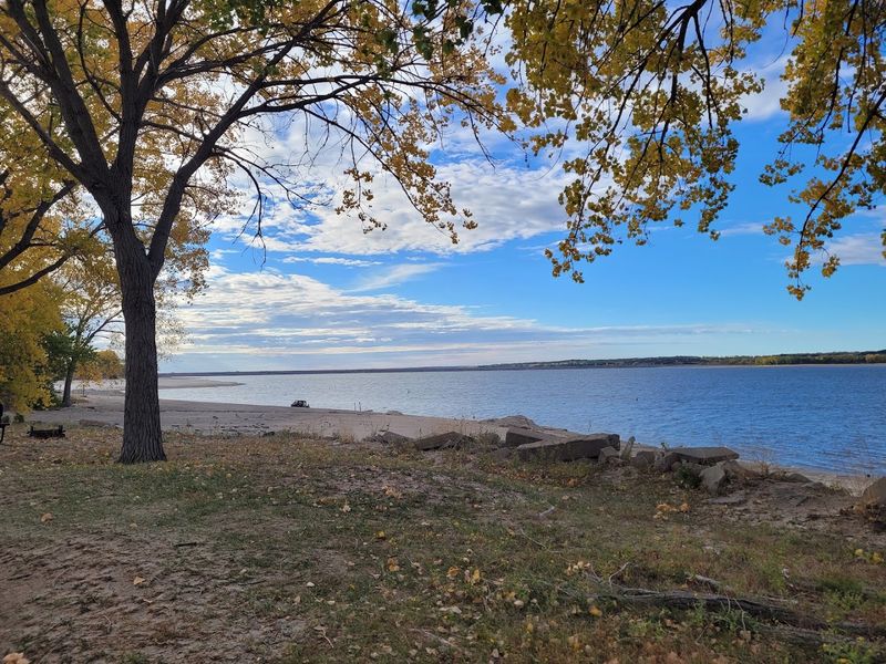 Lakeside Campgrounds Keep The Water Close