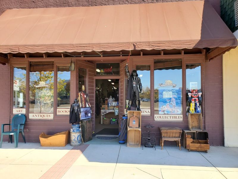 10 Enormous Antique Stores In Idaho Where Treasure Hunters Can Pack A Trunk For Under $38 - Decor Hint Joe's Emporium