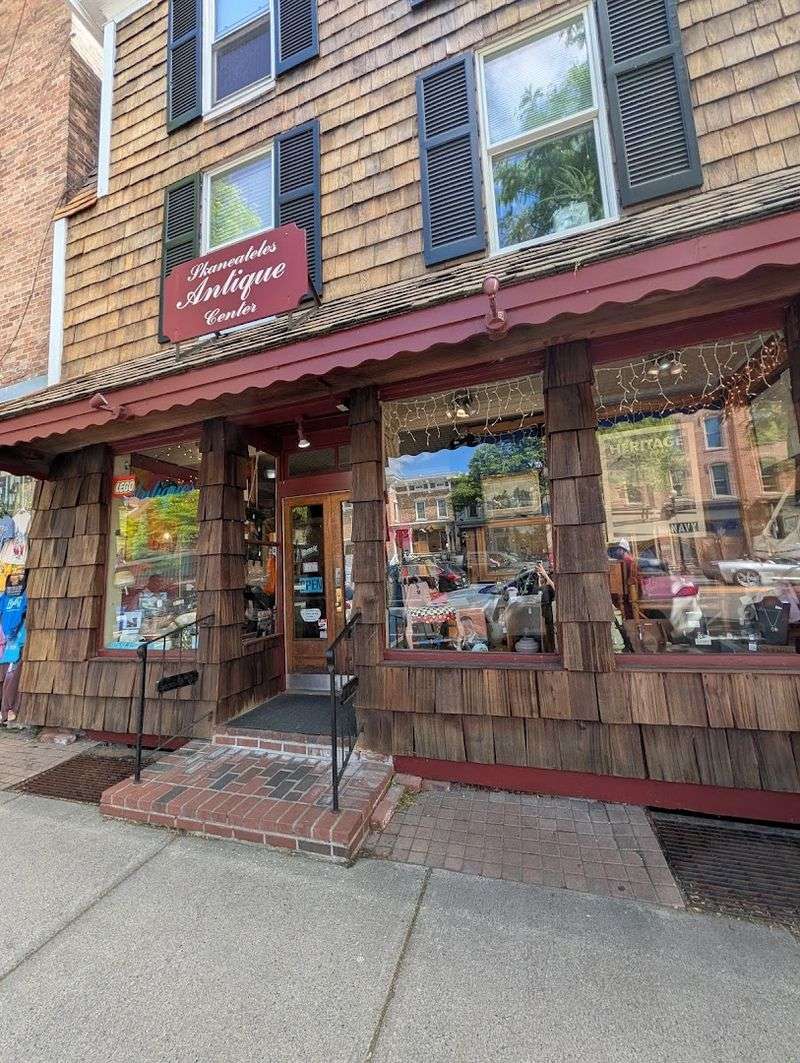 Antique And Boutique Shopping On Jordan Street