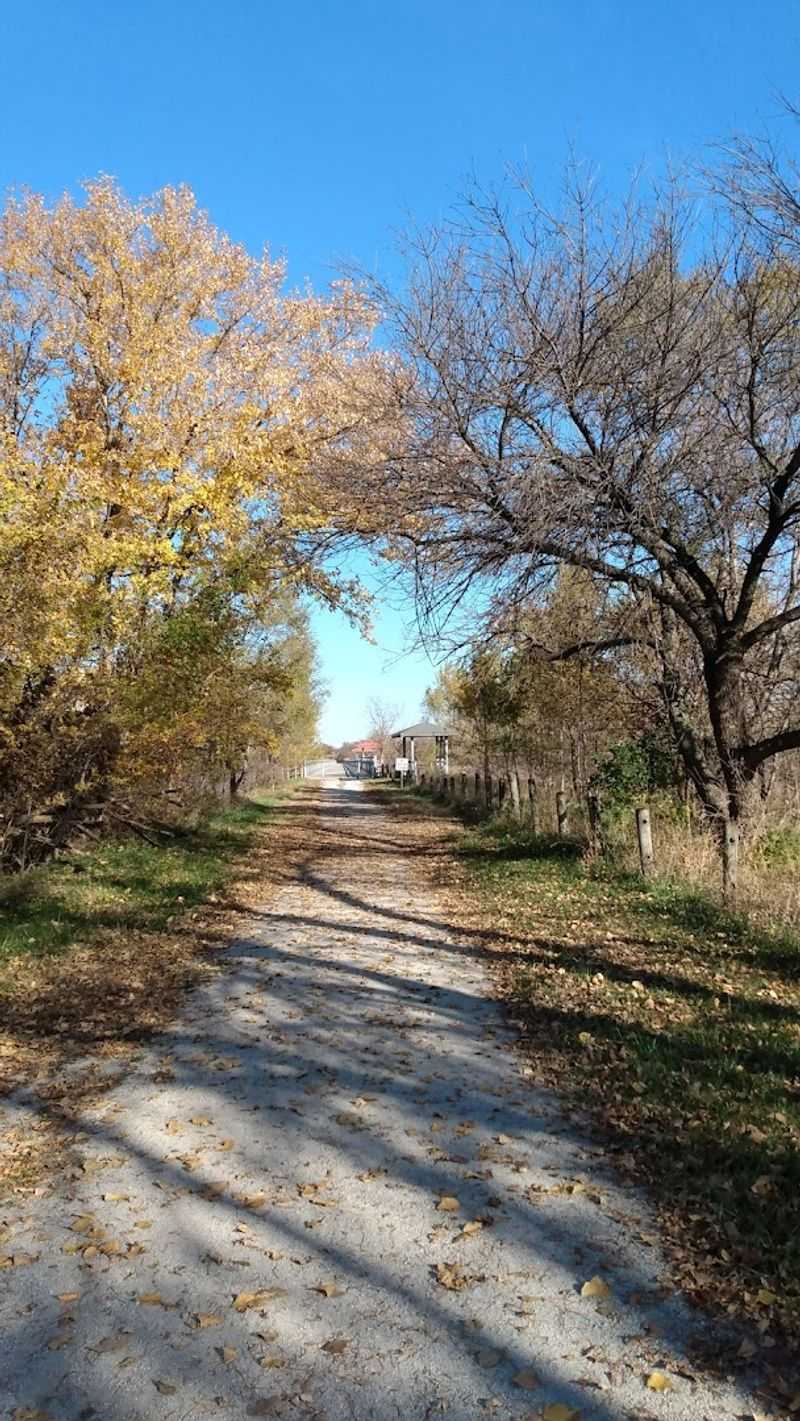 These 11 Senior-Friendly Nebraska Walking Trails Keep The Pace Gentle And The Scenery Peaceful - Decor Hint Platte River Connection / Lied Platte River Bridge, South Bend