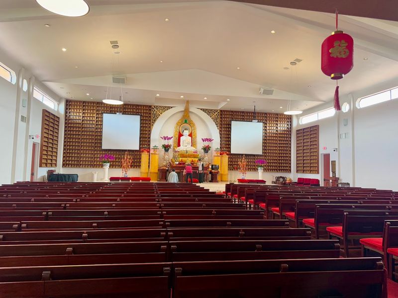 This Texas Temple Is Home To A Massive White Jade Buddha Statue - Decor Hint A Calm You Can Actually Feel