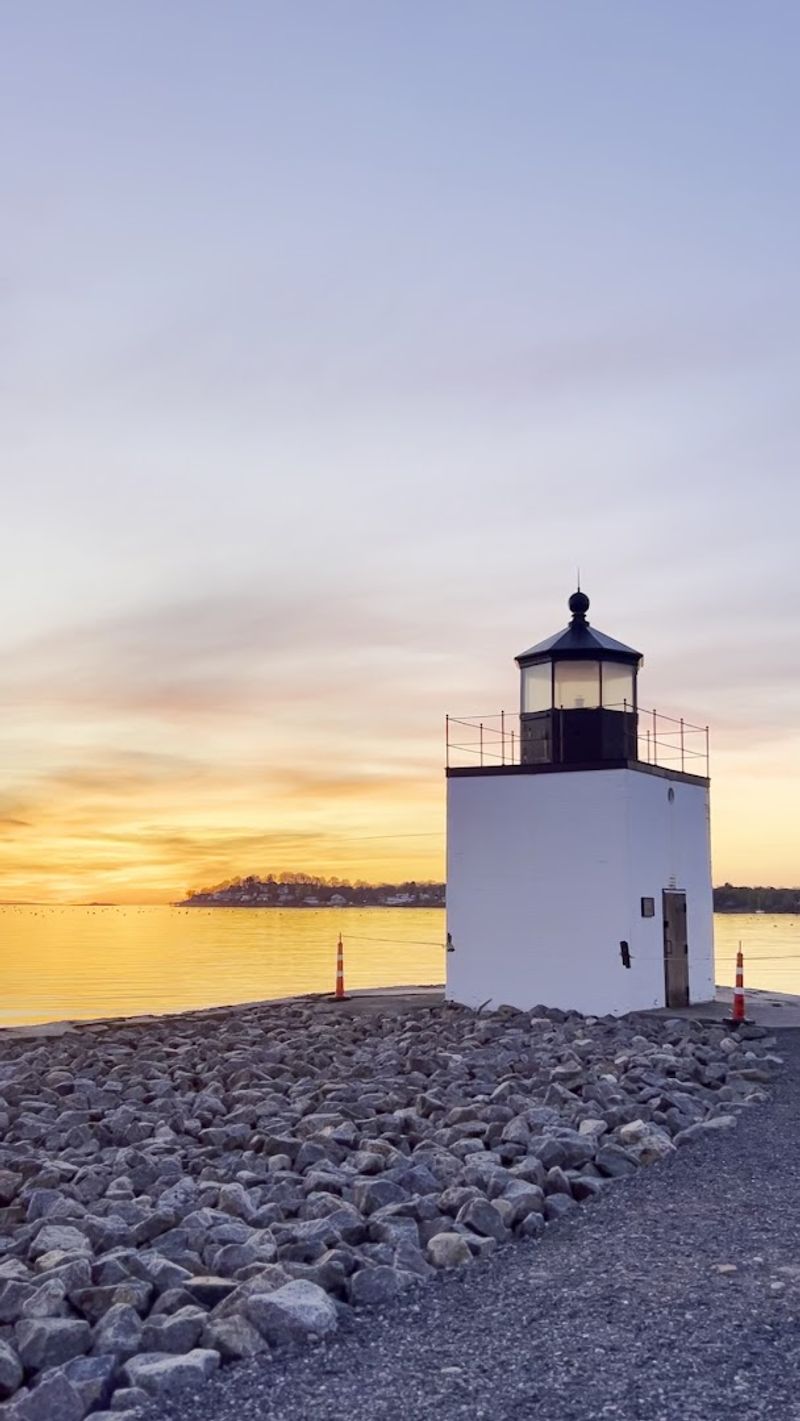 9 Incredible Massachusetts Day Trips That Are Easy On Your Wallet - Decor Hint Salem Historic District And Waterfront