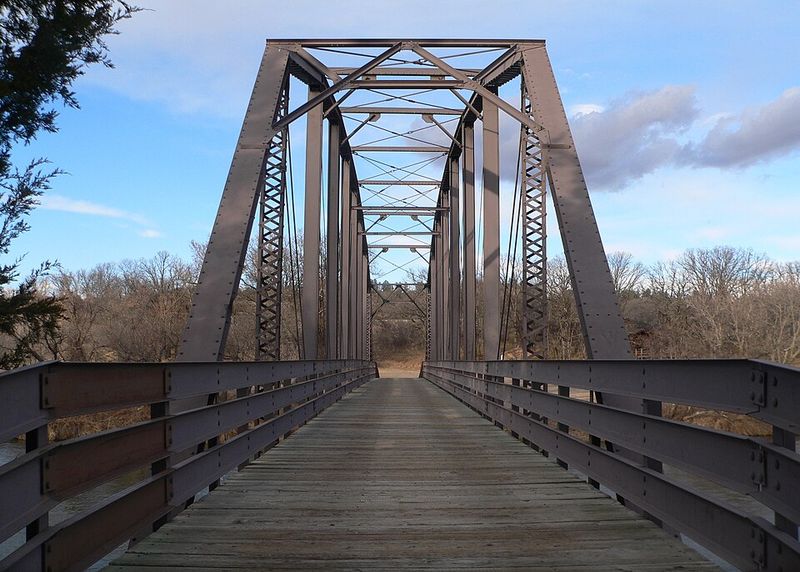This Nebraska River Adventure Lets You Kayak Or Tube To The State's Tallest Waterfall - Decor Hint Cross The Historic Bridge Over The Niobrara River