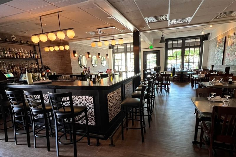 This Old-School Italian Restaurant In Connecticut Serves The Kind Of Food That's Winning Hearts Across The State - Decor Hint An Amalfi Family Story That Began In 1938