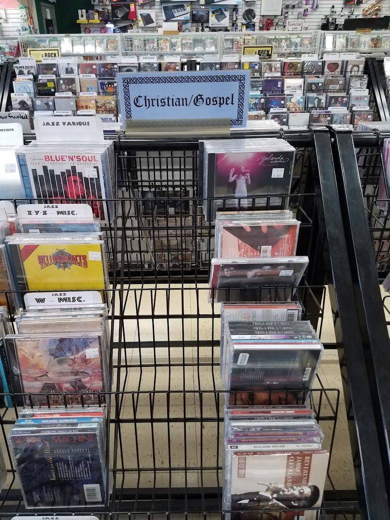 This Wisconsin Store Is Packed With Records Every Collector Will Love - Decor Hint Tips For Your First Visit
