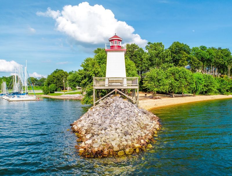 The Most Picturesque Must-Visit Tiny Towns In Kentucky - Decor Hint Grand Rivers