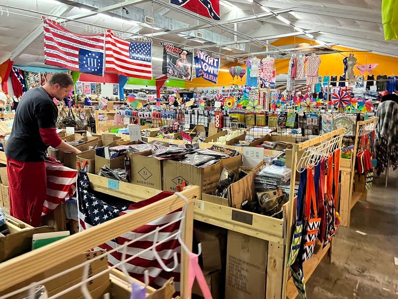 Flea Land, Bowling Green