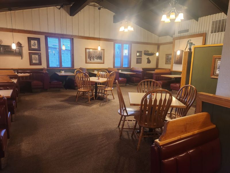 This Idaho Breakfast Buffet Serves Country-Fried Steak, Gravy, And Enough Comfort Food To Ruin Your Plans - Decor Hint Make Room For Biscuits Because Joe's Clearly Believes In Breakfast Drama