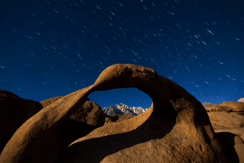 These 12 California Trails Lead To Giant Boulders, Slot Canyons, And Surreal Rock Formations - Decor Hint Mobius Arch Loop Trail, Alabama Hills near Lone Pine