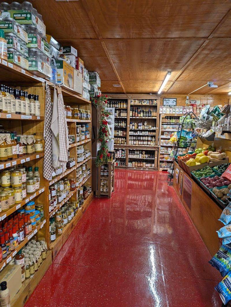 Pittman's Country Market, Lyons