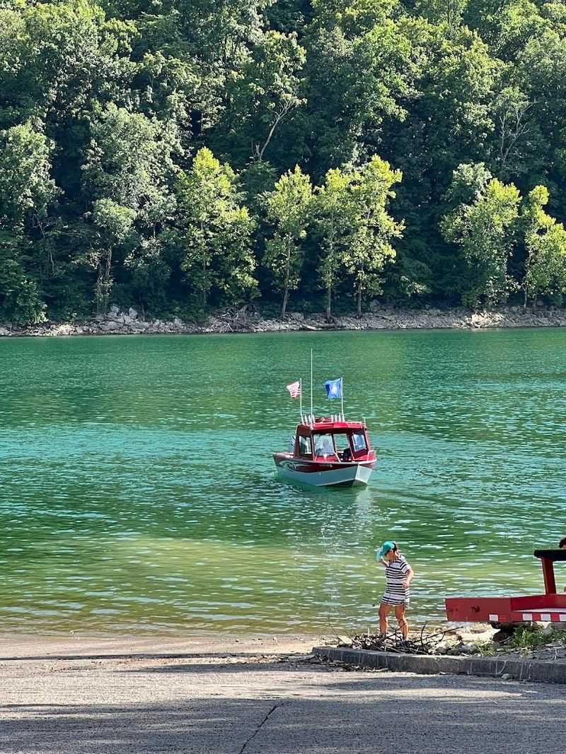 10 Kentucky Lake Towns Perfect For A Last Minute Summer Weekend - Decor Hint Burnside