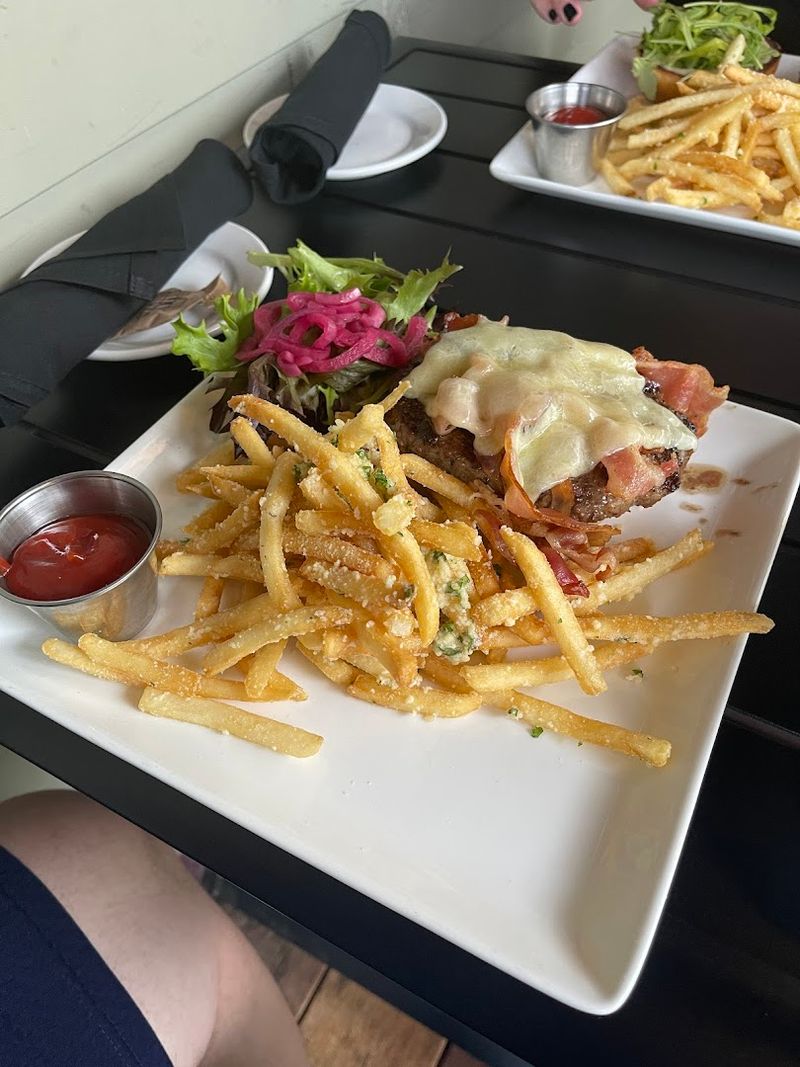 Crave, Amesbury