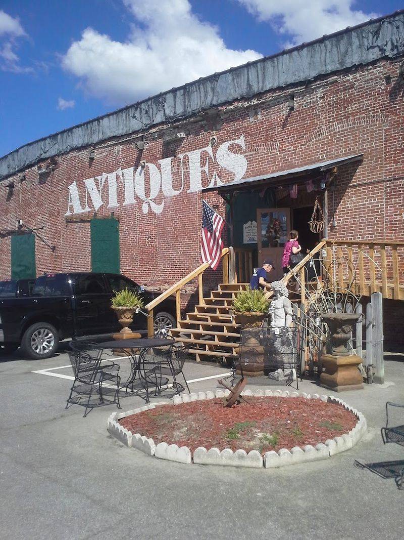 Payne Mill Village Antique Mall, Macon