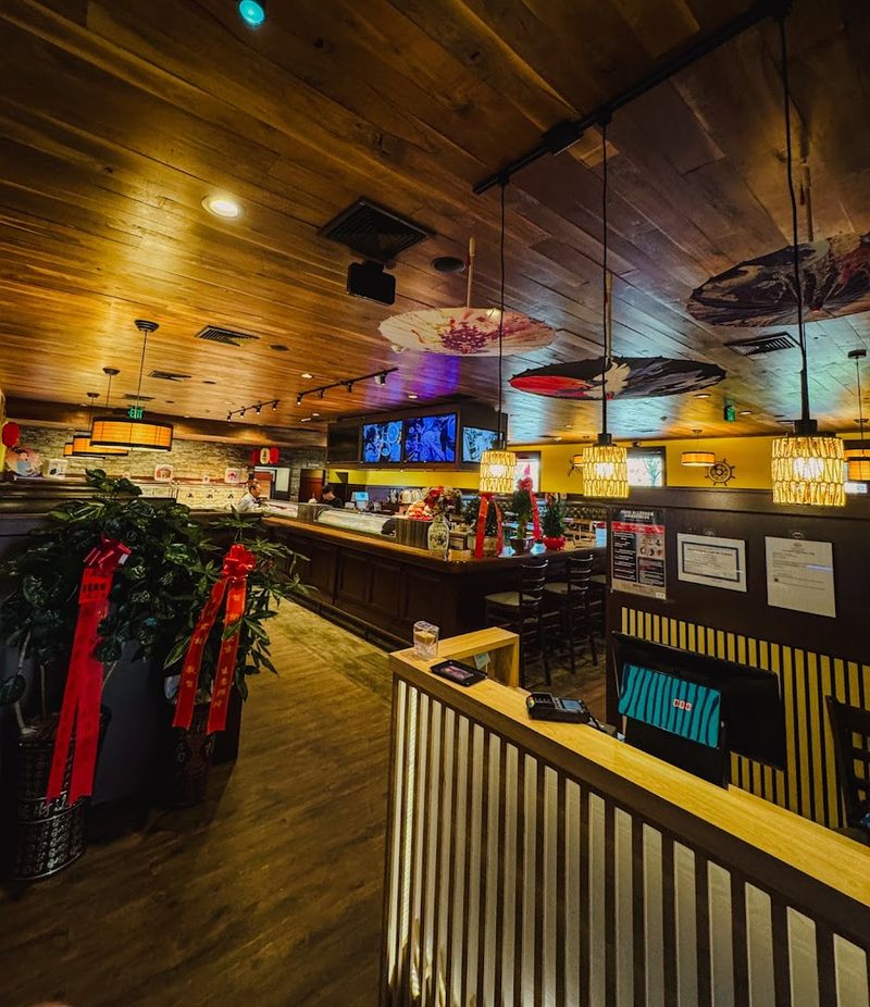 This Buffet In Connecticut Is A Seafood Lover's Dream With Endless Sushi Options - Decor Hint Warm Service With Busy Energy