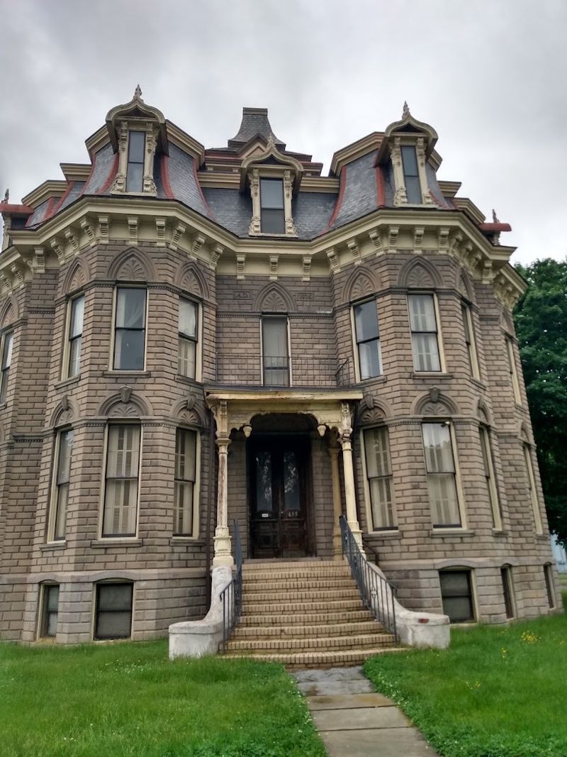 10 New York Towns Losing Homeowners Due To Soaring Property Taxes - Decor Hint Elmira