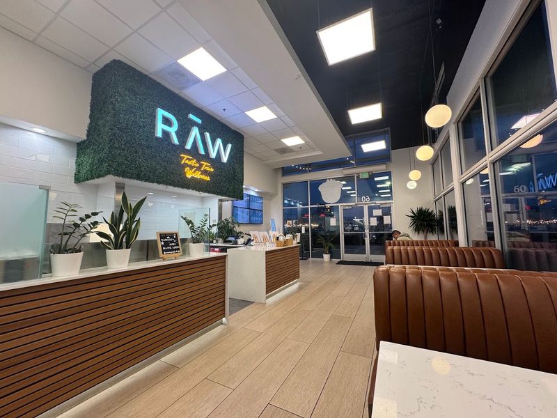 12 California Cafés Serving Acai And Smoothie Bowls That Look Almost Too Good To Eat - Decor Hint RĀW Superfood Café, Sacramento, California