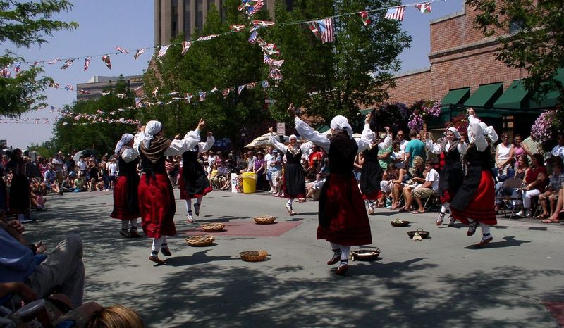 Basque Block