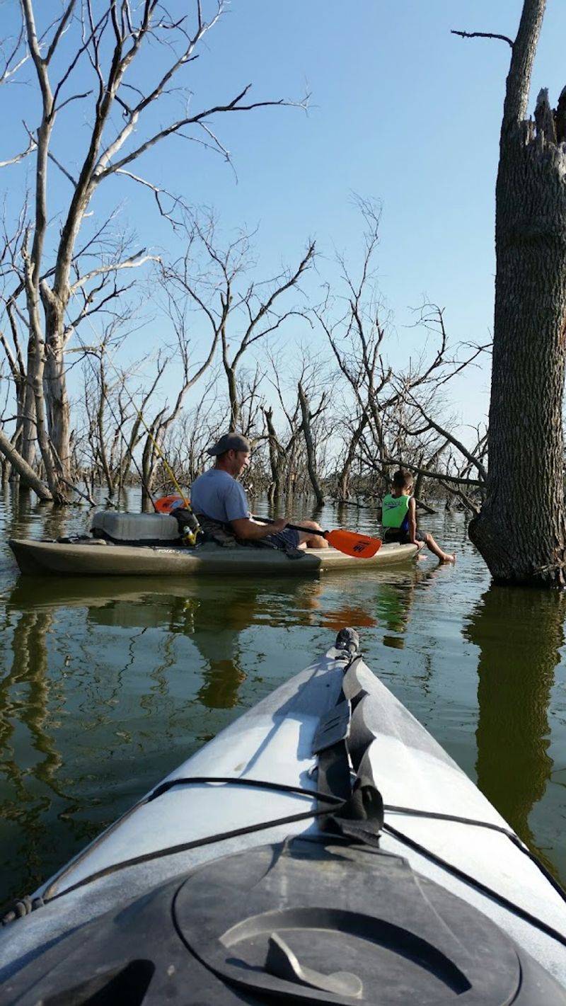 10 Easy Kayaking And Canoeing Spots To Explore In Nebraska This Summer - Decor Hint Lake Wanahoo State Recreation Area