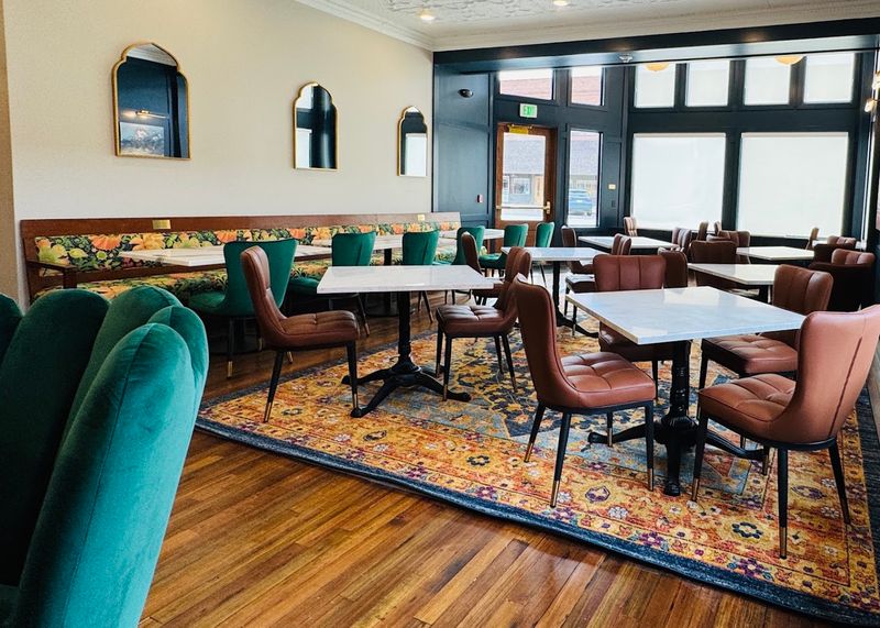 Book Dinner At Forrester's Inside Hotel Garber