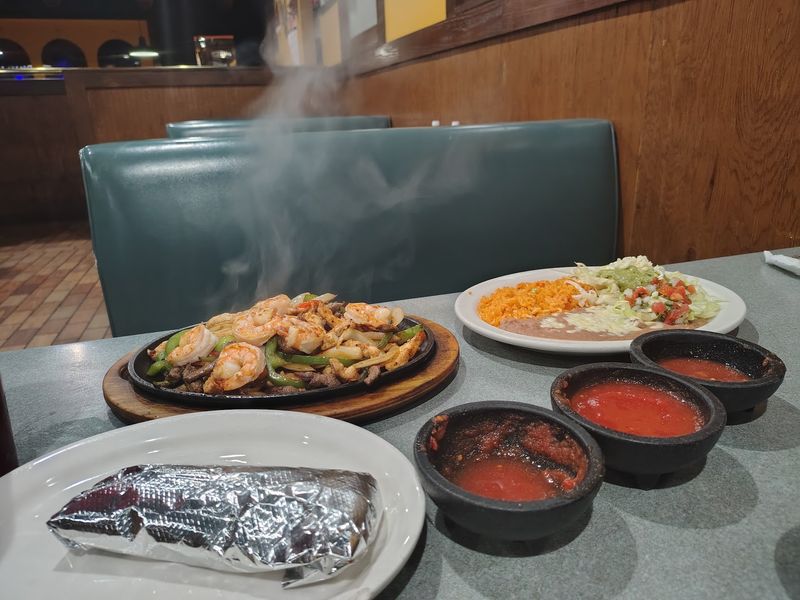 This Kentucky Mexican Buffet Is A Fiesta Of Flavors You Will Want To Try Twice - Decor Hint Sizzling Fajitas Worth Every Second Of The Wait