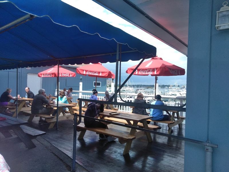 12 Connecticut Restaurants Serving Fried Clams So Good They've Become Local Favorites - Decor Hint Fred's Shanty Restaurant, New London