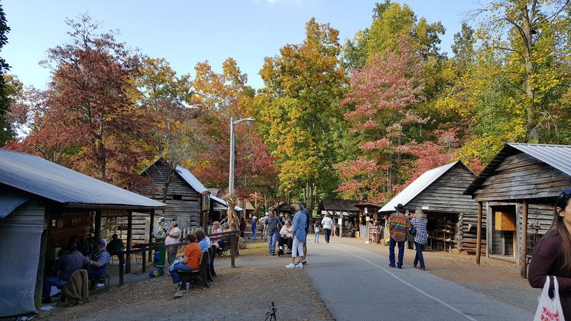 Arts And Crafts Booths Worth Every Slow Stroll