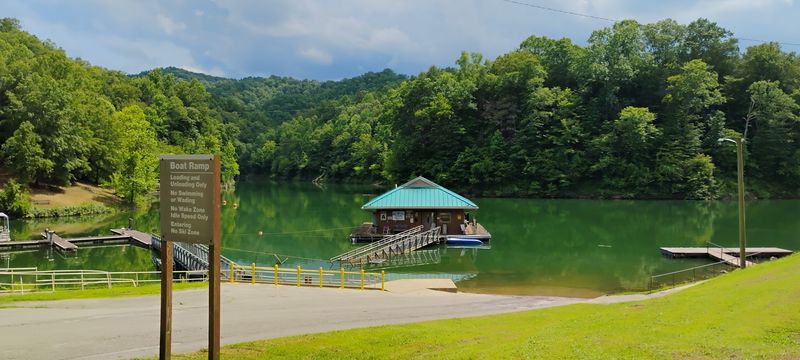 9 Kentucky Lake Parks And Waterfront Areas Your Pup Will Absolutely Love - Decor Hint Buckhorn Lake State Resort Park