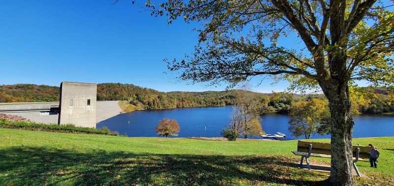10 Clearest And Bluest Lakes In Kentucky That Look Too Gorgeous To Be Real - Decor Hint Grayson Lake