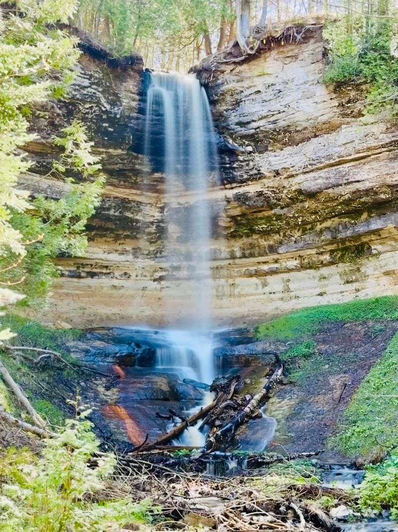 These 13 Waterfalls In Michigan Are So Dreamy And Perfect For A Scenic Adventure - Decor Hint Munising Falls, Munising