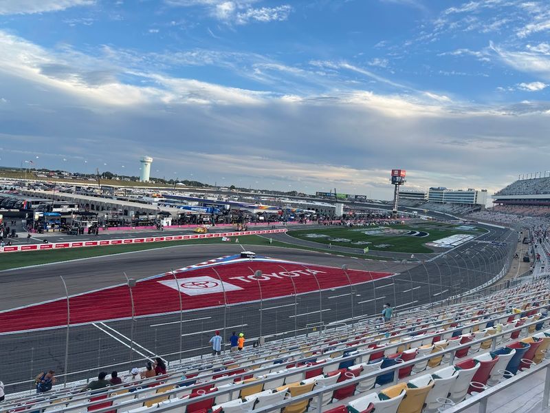 One North Carolina Speedway Is Bringing Thousands Of Fans Back Next Week - Decor Hint The Laps & Lassos Theme Adds A Little Extra Fun