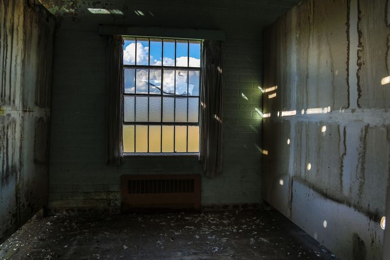 This Abandoned Idaho Hospital Still Feels Too Eerie To Ignore - Decor Hint Step Into The Story Behind This Eerie Saint Anthony Site