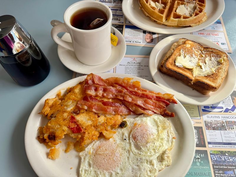 Curley's Diner, Stamford
