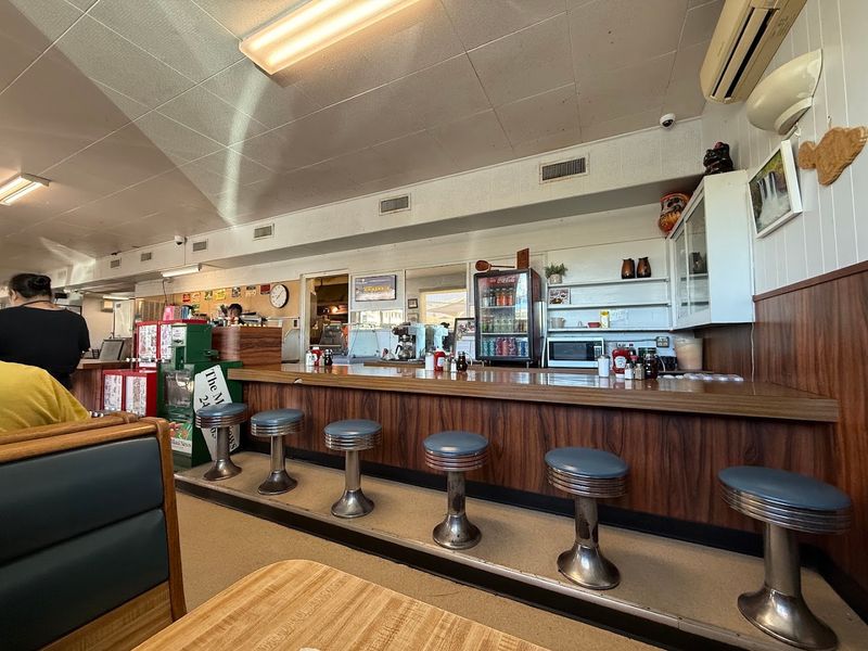 Tasty Crust Restaurant, Wailuku