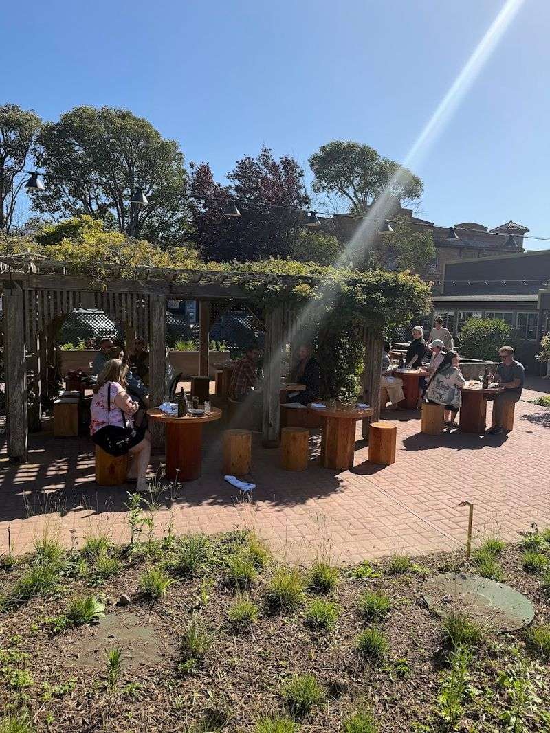 These 10 New California Restaurants Are Giving Summer Dining A Serious Upgrade - Decor Hint Bar Auklet, Point Reyes Station