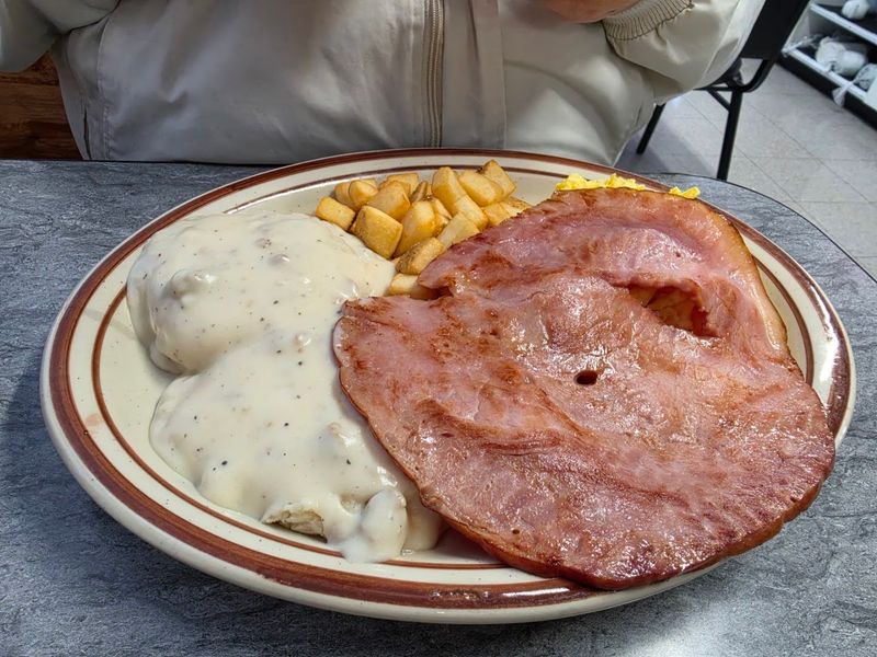 Biscuits And Gravy Done Right
