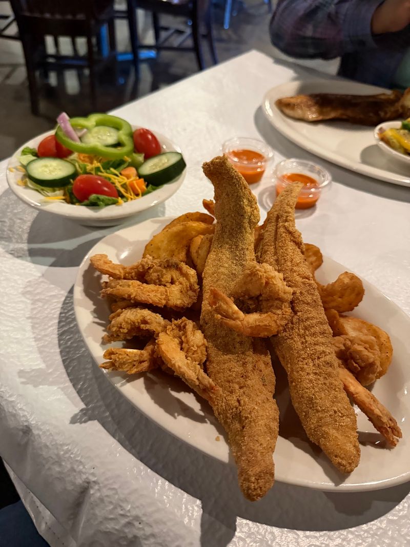 9 Louisiana Restaurants Serving The Flavors The State Is Known For - Decor Hint Boutin's Cajun Seafood Steaks And Oyster Bar, Carencro