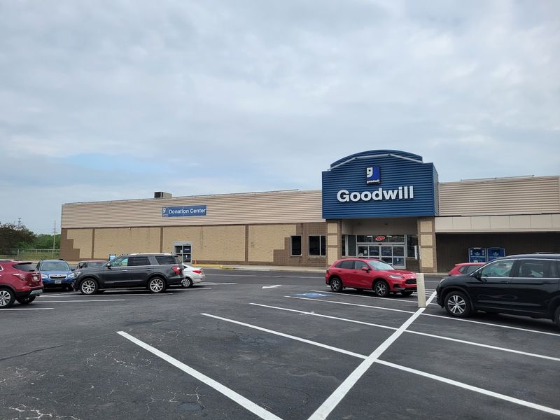 Goodwill Summit Towne Center, Erie