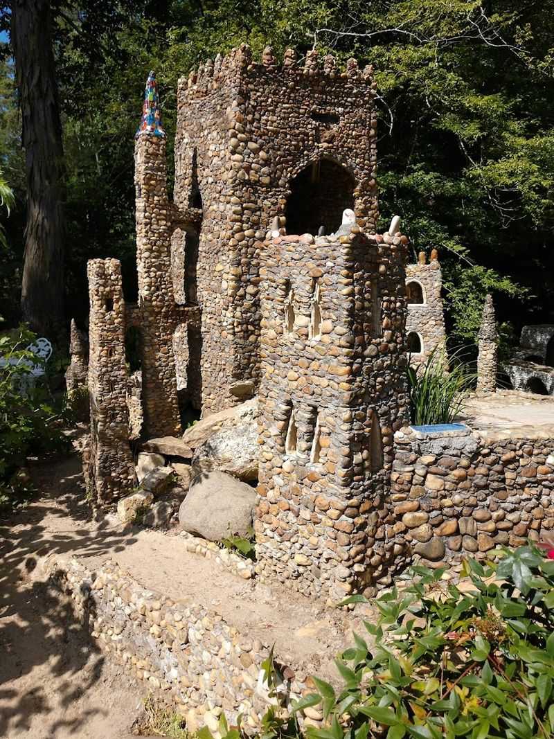 This Enchanting Roadside Attraction In Georgia Looks Like A Fairytale Come To Life - Decor Hint Why This Place Stays With You Long After You Leave