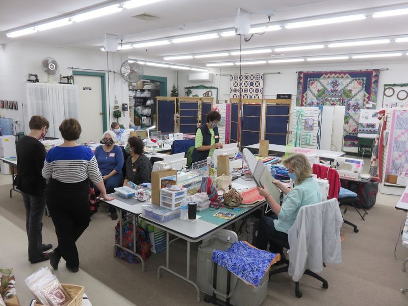This Connecticut Fabric Shop Has Remained A Family Business For More Than Fifty Years - Decor Hint Decades Of Knowledge Are Still Shared At The Cutting Table