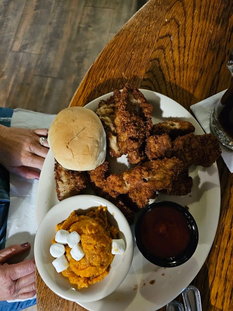 Ole's Big Game Steakhouse & Lounge, Paxton
