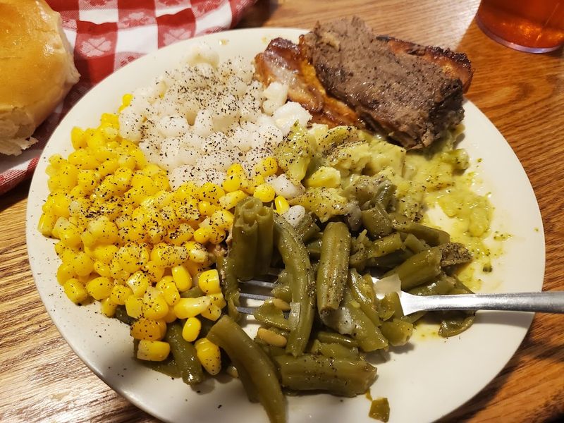 This Amish Country Buffet In Kentucky Might Serve The Best Southern Cooking In The State - Decor Hint Green Beans Cooked The Way They Should Be