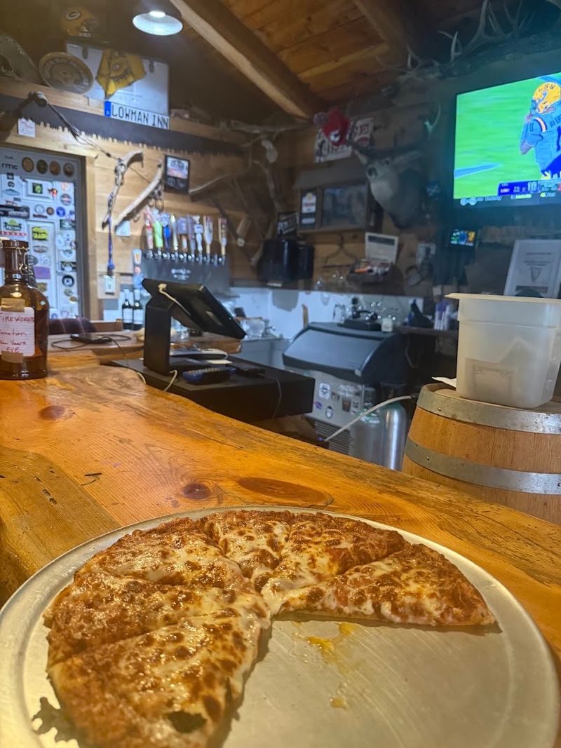 10 Remote Idaho Restaurants Where The Long Drive Is Part Of The Experience - Decor Hint Lowman Inn