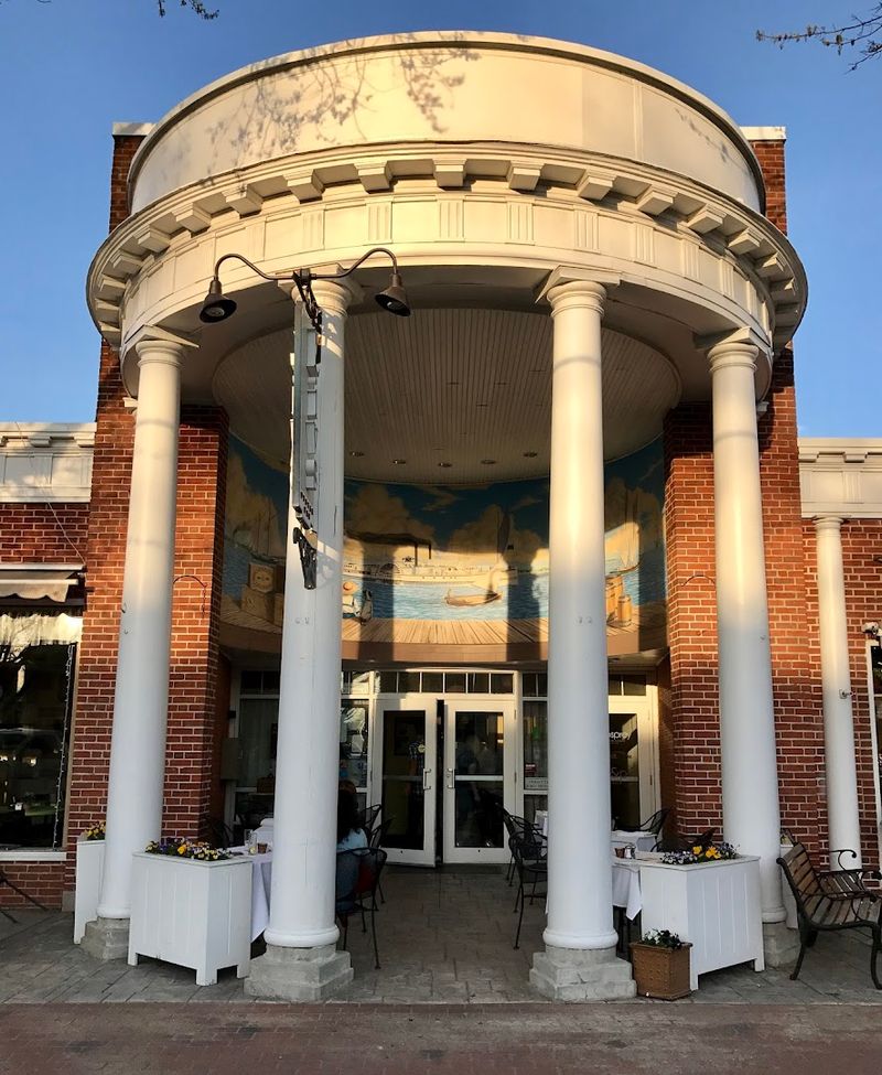 People Come From Across Connecticut For The Oysters At This Beloved Hole-In-The-Wall Restaurant - Decor Hint A Strong Pick Near The Shoreline