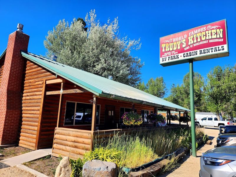 This Idaho Highway Has A Beloved Pie Stop Tradition That Road-Trippers Have Followed For Decades - Decor Hint Fresh-Baked Bread Adds Another Homemade Touch To The Meal
