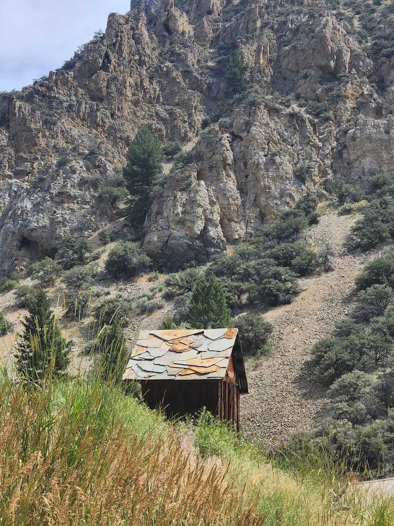 This Idaho Backroad Leads To Ghost Towns, A Gold Dredge, And Frontier Ruins - Decor Hint Bonanza Adds The Rougher Ghost-Town Stop Nearby