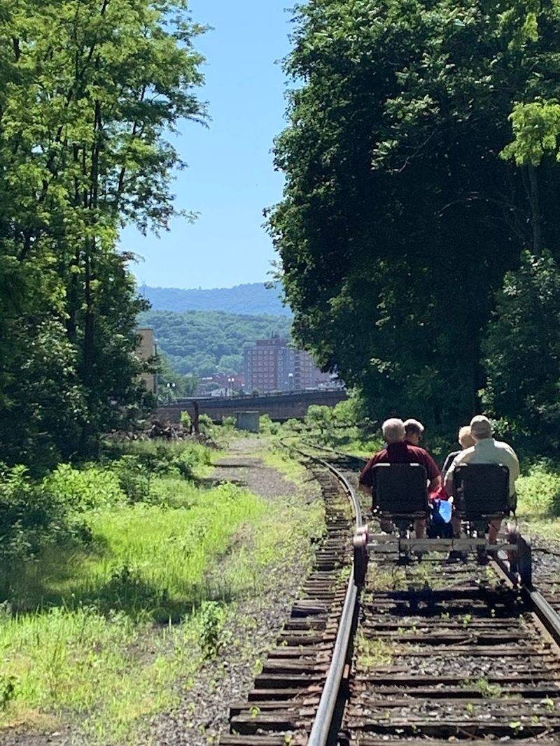 Rounding the Famous Helmstetter's Curve