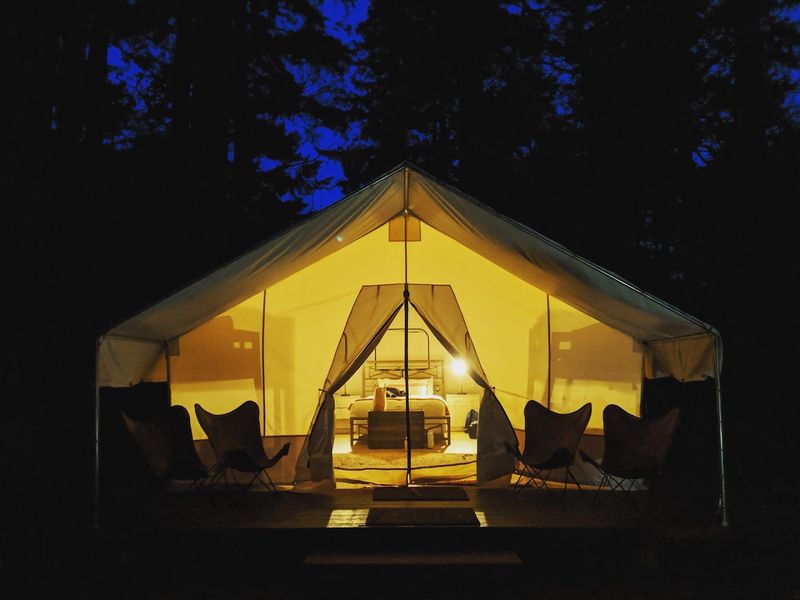This California Glamping Retreat Puts Heated Beds And Hot Showers In A Coastal Forest - Decor Hint Dogs Can Join The Trip