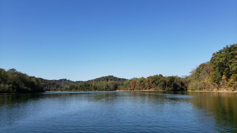 10 Clearest And Bluest Lakes In Kentucky That Look Too Gorgeous To Be Real - Decor Hint Paintsville Lake